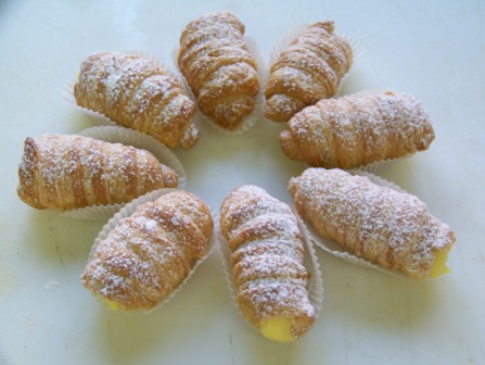 Cannoncini alla crema pasticcera