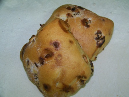 Pane con uvetta e cipolla: pezz. gr 100